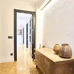 El Patio Del Barrio Del Oeste