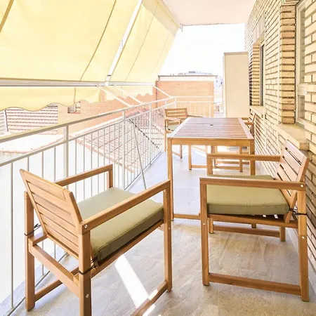 El Patio Del Barrio Del Oeste Salamanca