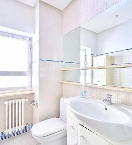 El Patio Del Barrio Del Oeste * Salamanca