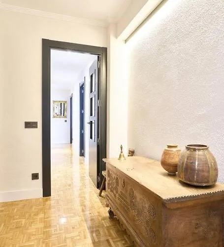 El Patio Del Barrio Del Oeste